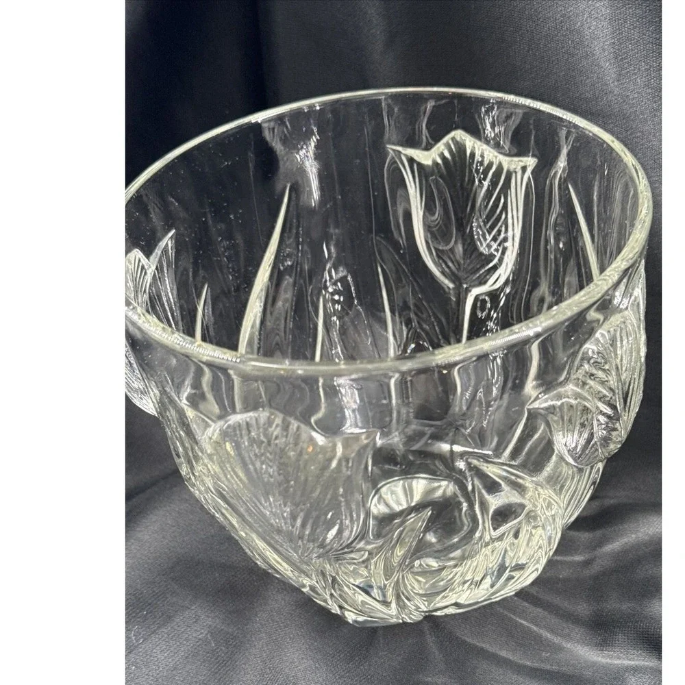 Tulip Clear Lead Crystal‎ Serving Bowl Heavy Glass 3-D 5.5